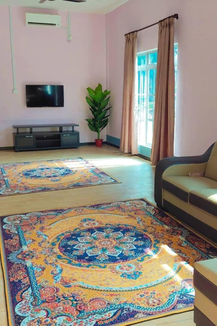Teratak Kayu Homestay Batu Pahat Εξωτερικό φωτογραφία